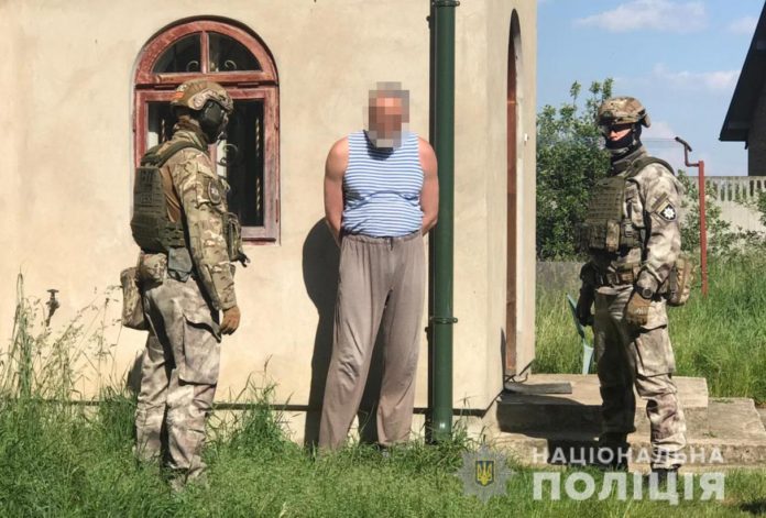 Волинські поліцейські затримали на Львівщині священнослужителя, який переробляв та збував зброю Волинські поліцейські затримали на Львівщині священнослужителя, який переробляв та збував зброю