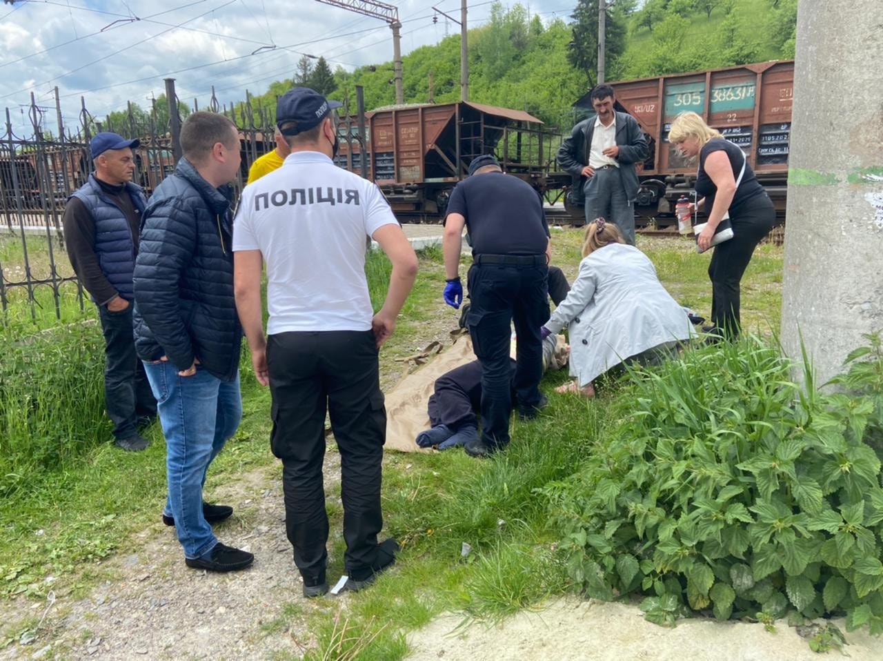 У Славському чоловік потрапив під вантажних поїзд - 2