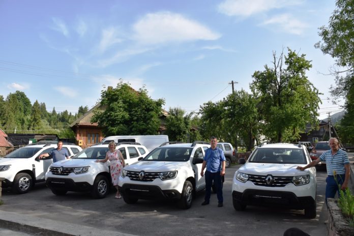Для старост Славської ОТГ закупили новенькі автомобілі (фото) Для старост Славської ОТГ закупили новенькі автомобілі (фото)