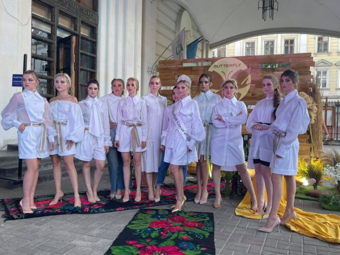 У Львові відкрили ательє «Для жінок, про жінок, жінками створено» У Львові відкрили ательє «Для жінок, про жінок, жінками створено»