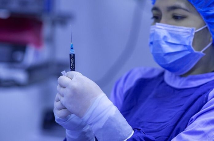 У світі за добу щеплення від коронавірусу отримали майже 42 млн людей У світі за добу щеплення від коронавірусу отримали майже 42 млн людей