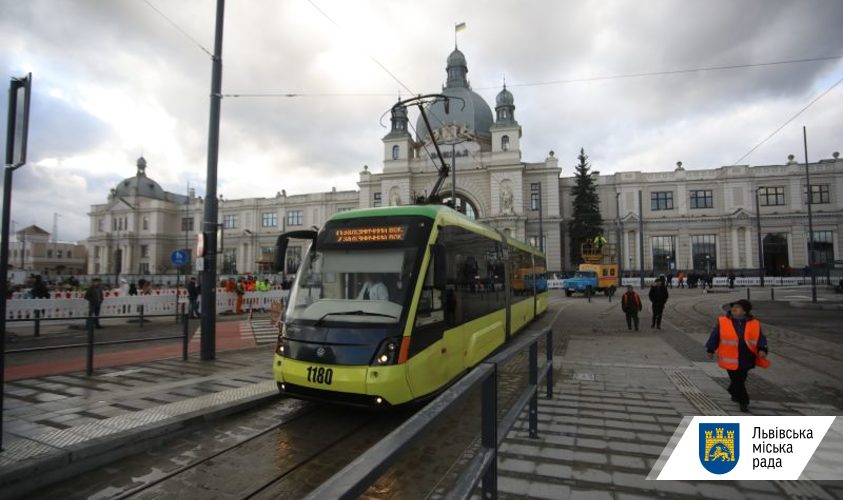 Наслідки негоди: сьогодні у Львові не курсуватимуть трамваї та тролейбуси