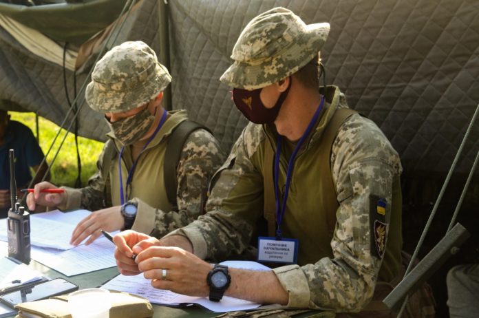 На Львівщині зібрали резервістів десантної бригади (відео) На Львівщині зібрали резервістів десантної бригади (відео)