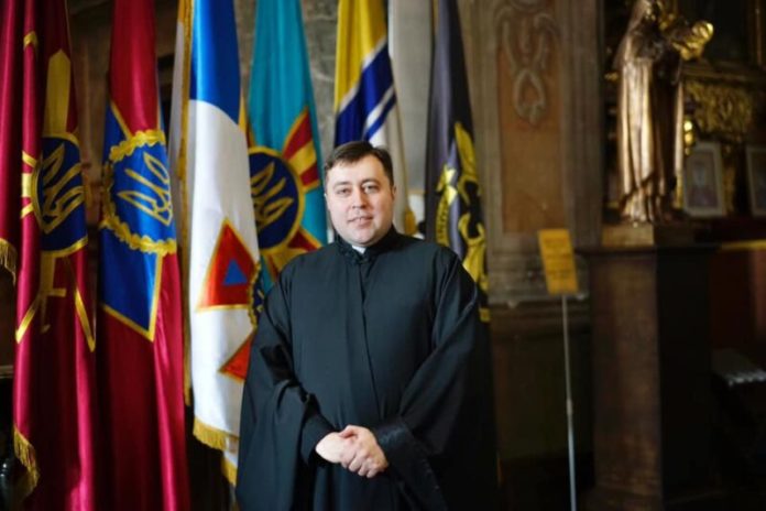 Настоятеля Гарнізонного Храму Тараса Михальчука нагородили почесною відзнакою Настоятеля Гарнізонного Храму Тараса Михальчука нагородили почесною відзнакою