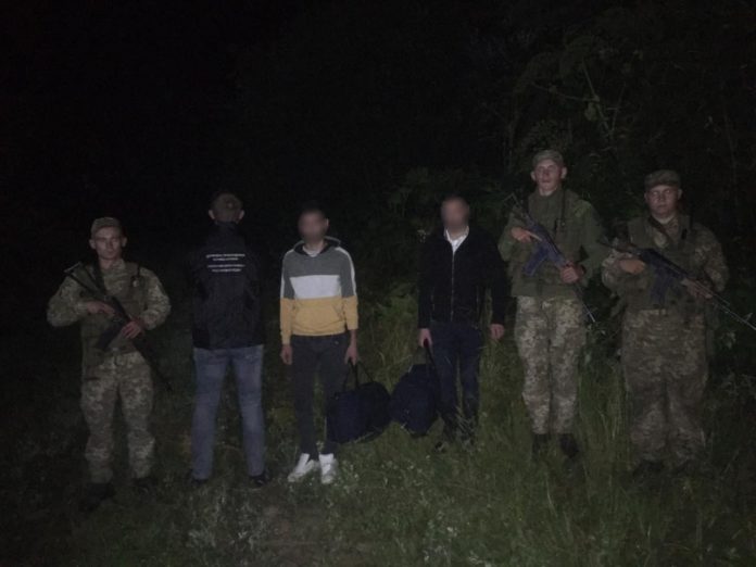 Турецькі нелегали намагались перетнути кордон на Львівщині Турецькі нелегали намагались перетнути кордон на Львівщині