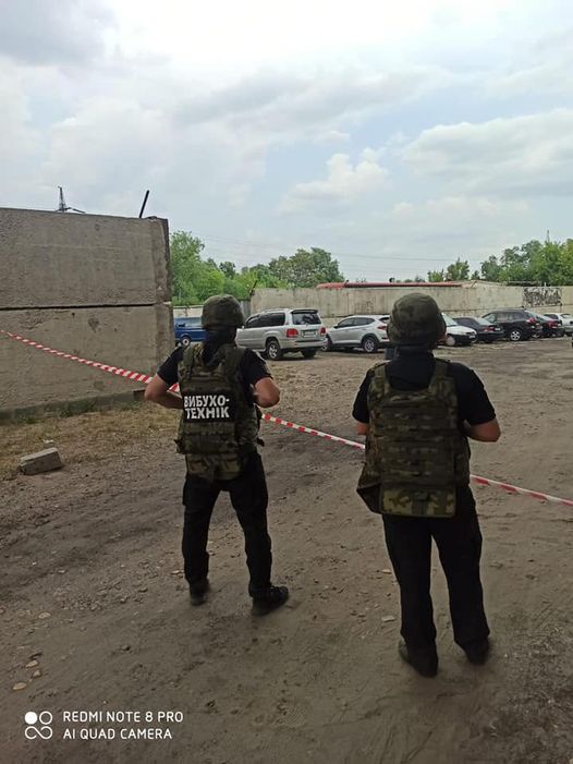 На Луганщині під автівкою працівника СБУ знайшли предмет схожий на бомбу