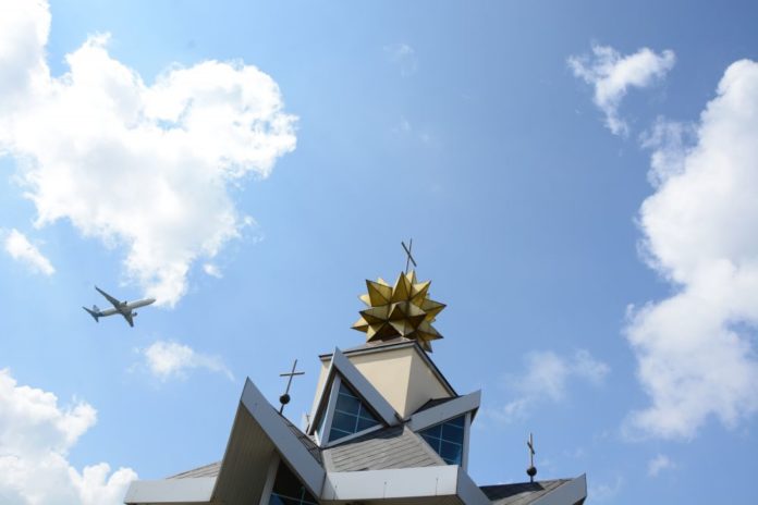 Родичам загиблих в авіакатастрофі на Скнилові виплатили матеріальну допомогу Родичам загиблих в авіакатастрофі на Скнилові виплатили матеріальну допомогу