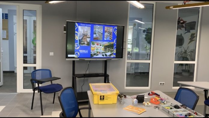 У львівському ліцеї відкрили інноваційну лабораторію У львівському ліцеї відкрили інноваційну лабораторію