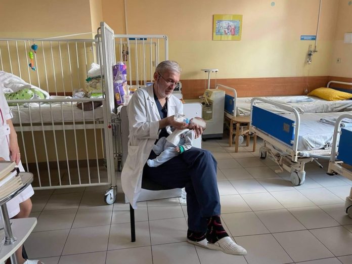 У Львові дитячі хірурги сформували частину стравоходу чотиримісячному немовляті У Львові дитячі хірурги сформували частину стравоходу чотиримісячному немовляті