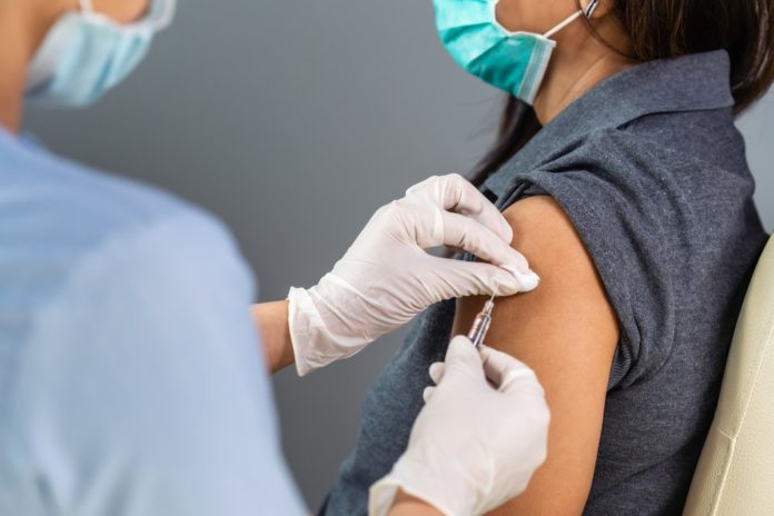 Вчора у Львові від коронавірусу вакцинували майже 3 тисячі осіб