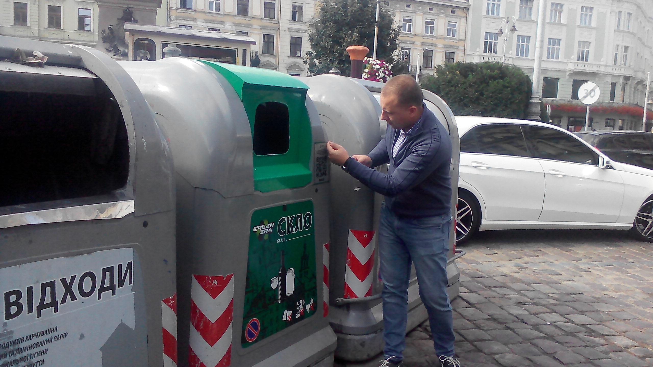 Для контролю за перевізниками: всі сміттєві майданчики Львова отримають власні QR-коди