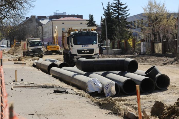 Реконструкція водогінних мереж на Старознесенській обійдеться у понад чотири мільйона Реконструкція водогінних мереж на Старознесенській обійдеться у понад чотири мільйона