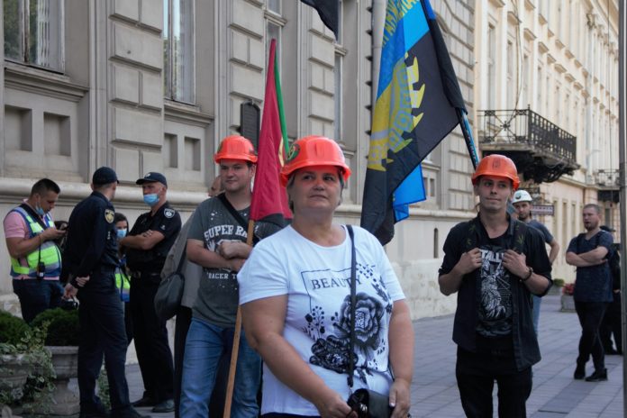 Працівникам Львіввугілля виплатять 15% заробітної плати за липень Працівникам Львіввугілля виплатять 15% заробітної плати за липень