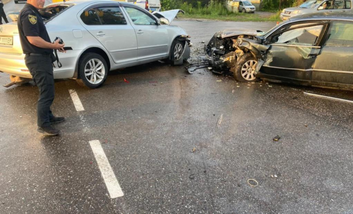 На Львівщині внаслідок потрійного ДТП травмовані п’ятеро осіб, серед яких 2-річна дитина На Львівщині внаслідок потрійного ДТП травмовані п’ятеро осіб, серед яких 2-річна дитина