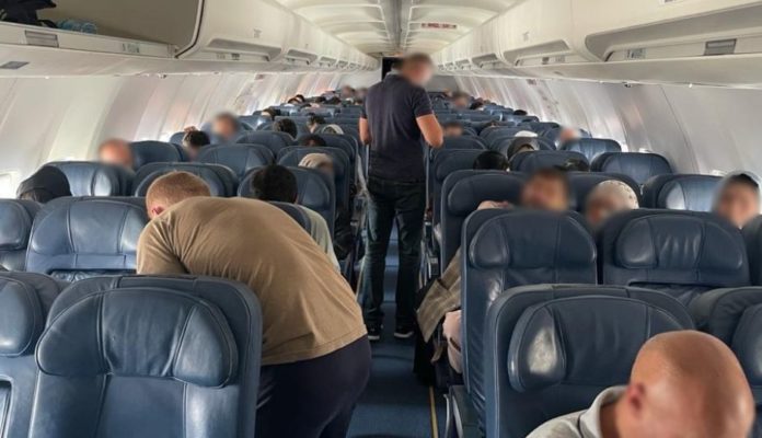 З Кабула вилетів літак, на борту якого близько 100 евакуйованих українців З Кабула вилетів літак, на борту якого близько 100 евакуйованих українців