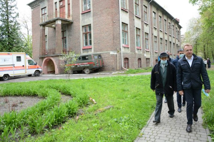 Львівська міська рада готова прийняти у власність лікарню у Дублянах