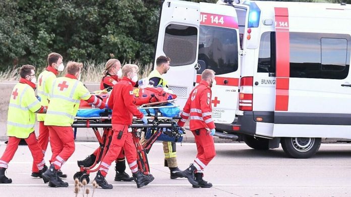 В Австрії українська сім’я потрапила у ДТП, загинули двоє дітей В Австрії українська сім’я потрапила у ДТП, загинули двоє дітей