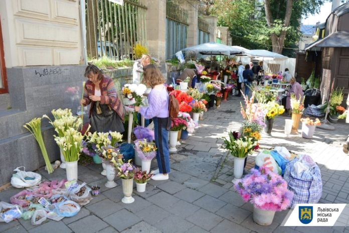 У Львові відновили рейди на вуличних торговців У Львові відновили рейди на вуличних торговців