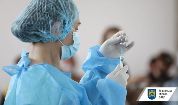 Вчора від коронавірусу у Львові щеплено 4174 особи Вчора від коронавірусу у Львові щеплено 4174 особи
