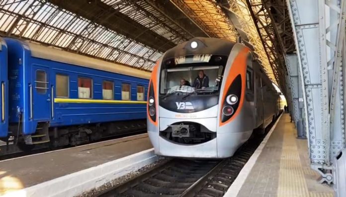Зі Львова до Польщі тепер можна дістатися швидкісним потягом Зі Львова до Польщі тепер можна дістатися швидкісним потягом