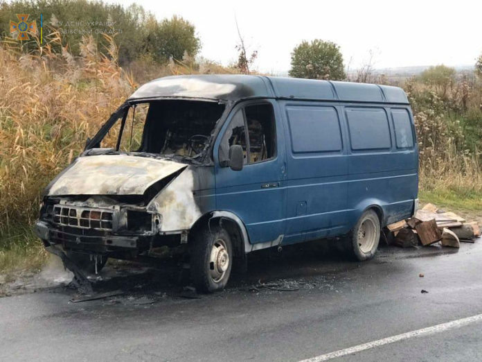 На Стрийщині вогнеборці ліквідували пожежу в автомобілі з дровами На Стрийщині вогнеборці ліквідували пожежу в автомобілі з дровами