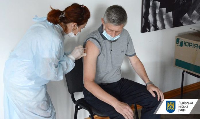 Учора у Львові вакцинували від коронавірусу більше 5 тисяч осіб Учора у Львові вакцинували від коронавірусу більше 5 тисяч осіб