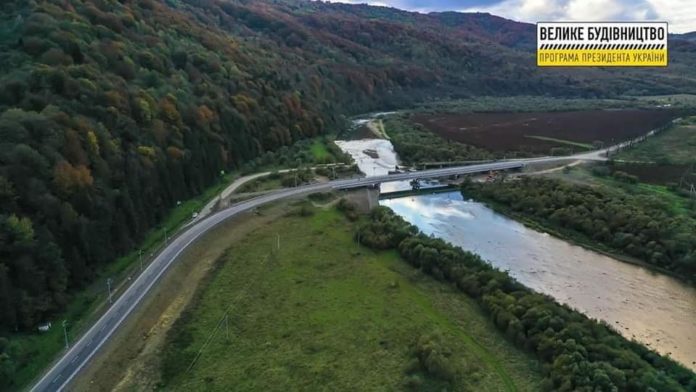 На Львівщині відремонтували один з найдовших мостів у Західній Україні На Львівщині відремонтували один з найдовших мостів у Західній Україні