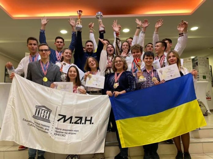 Учень львівського ліцею переміг на міжнародному конкурсі наукових винаходів Учень львівського ліцею переміг на міжнародному конкурсі наукових винаходів