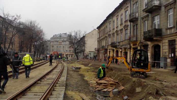 Коли відкриють для проїзду транспорту всю вулицю Бандери у Львові (фото)
