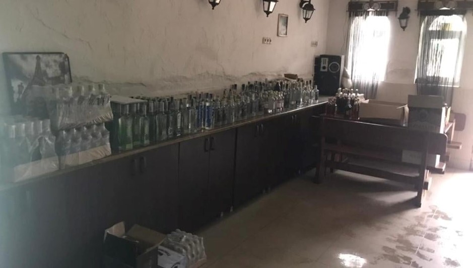 На Львівщині викрили злочинну схему виготовлення та реалізації алкоголю