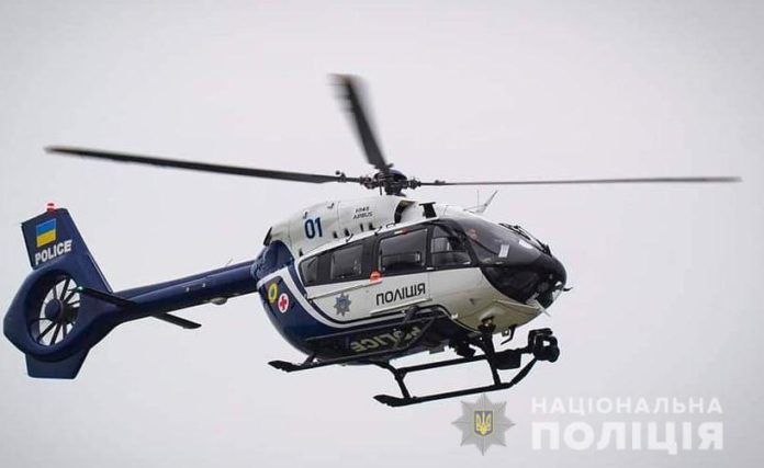 Поліцейський гелікоптер доставив до Львова 4-річну дівчинку, якій терміново була потрібна операція