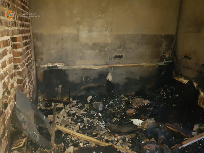 Під час пожежі у власному помешканні під Львовом отруївся чадним газом 47-річний власник