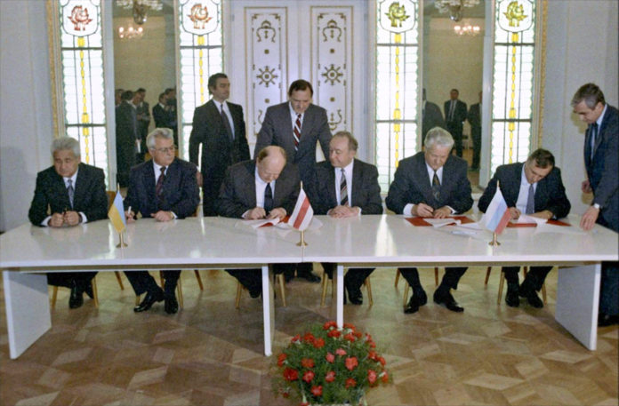 Ліквідація СРСР: як склалася доля тих, хто підписав Біловезьку угоду