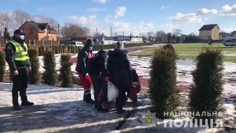 Поліцейський гелікоптер доставив до Львова 4-річну дівчинку з судомами