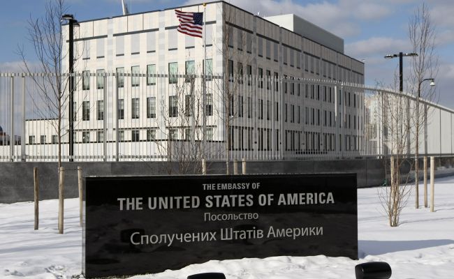 Посольство США рекомендує американцям залишити Україну