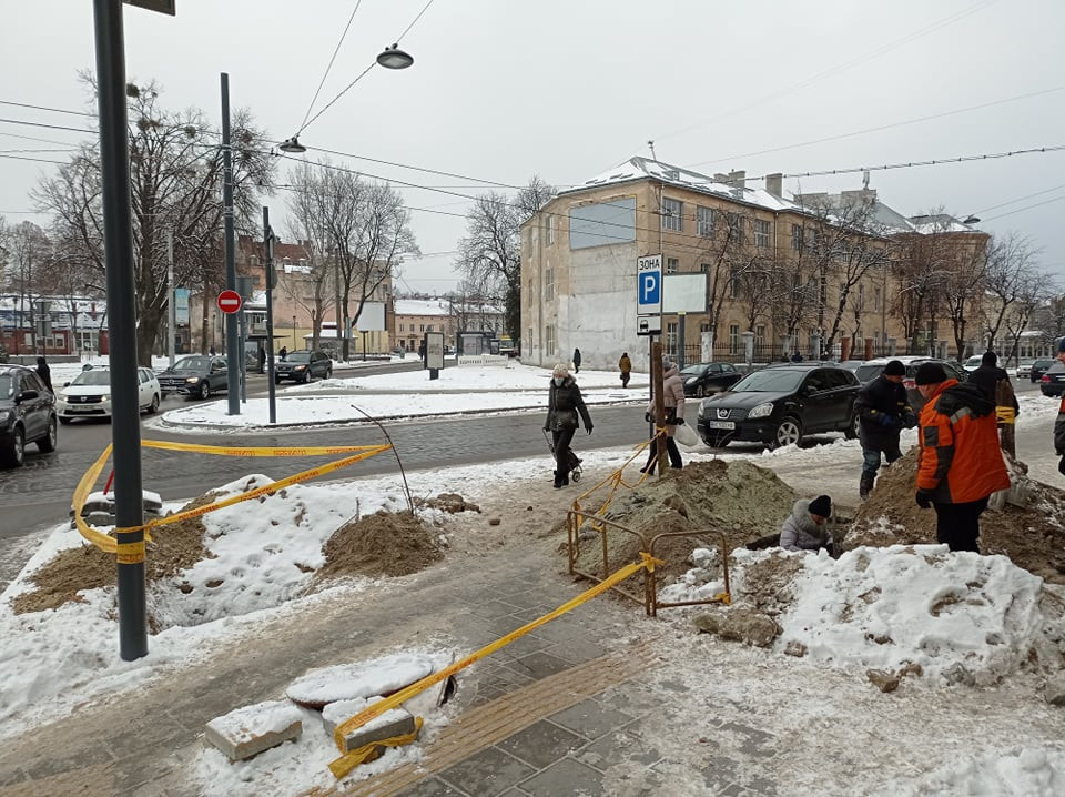 У Львові знову розкопали вулицю Бандери, яку нещодавно відкрили після ремонту