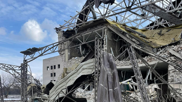 російські війська повністю зруйнували 38 українських лікарень