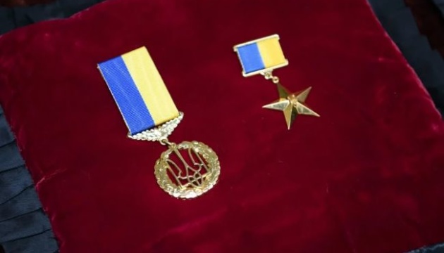 Зеленський нагородив званням «Герой України» ще 8 захисників