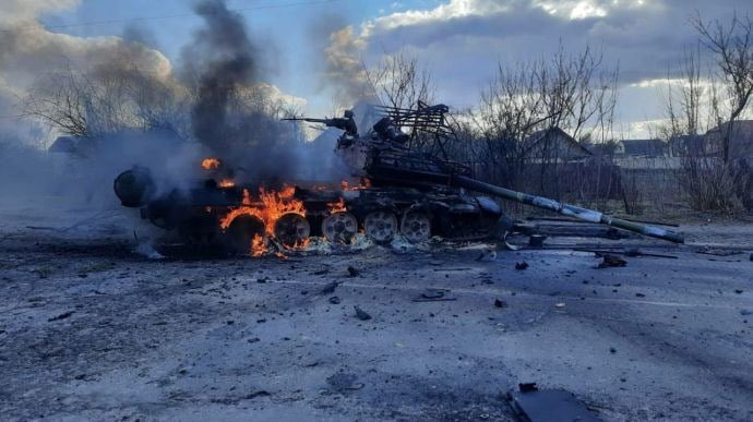Росіяни втратили в Україні вже майже пів тисячі танків