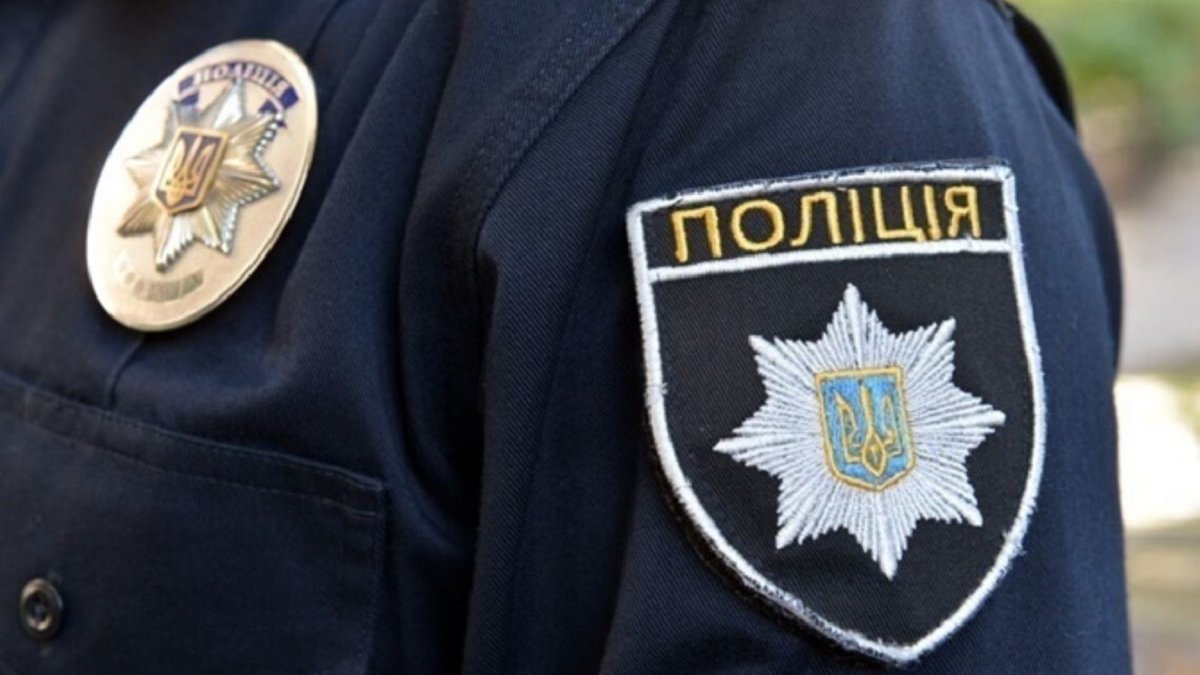 Трьох поліцейських Миколаївщини відзначили державними нагородами за мужність