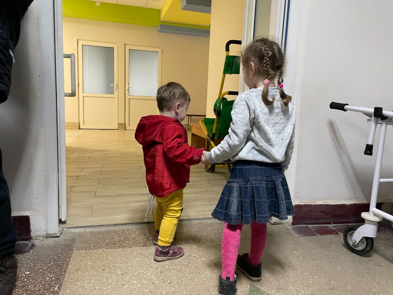На Львівщину евакуювали поранених діток із Донбасу