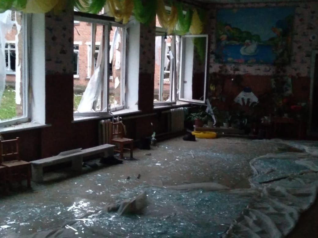 окупанти обстріляли школу на Сумщині