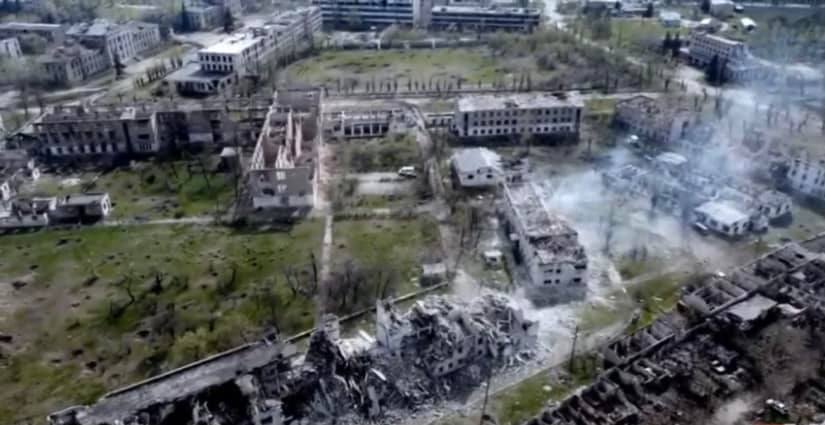 Рубіжне розділило долю Маріуполя: який вигляд має зруйноване окупантами місто (фото) - 2