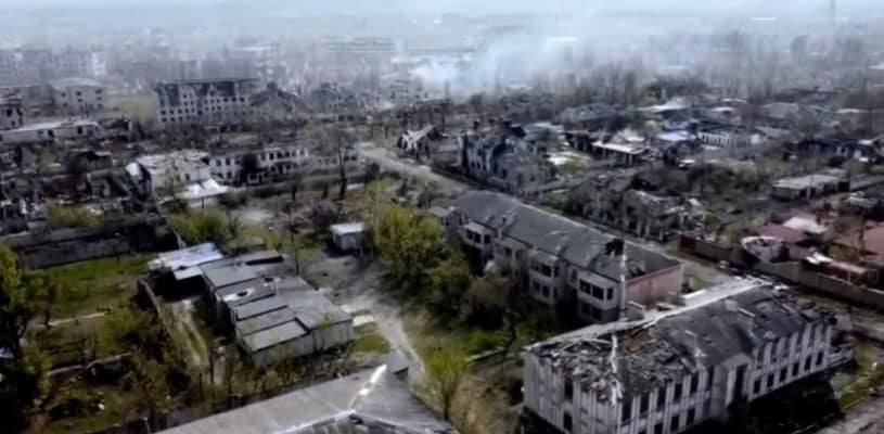 Рубіжне розділило долю Маріуполя: який вигляд має зруйноване окупантами місто (фото) - 5