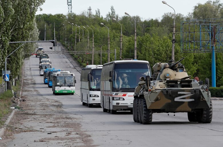 Захисників Маріуполя продовжують вивозити з "Азовсталі" під контролем російських окупантів