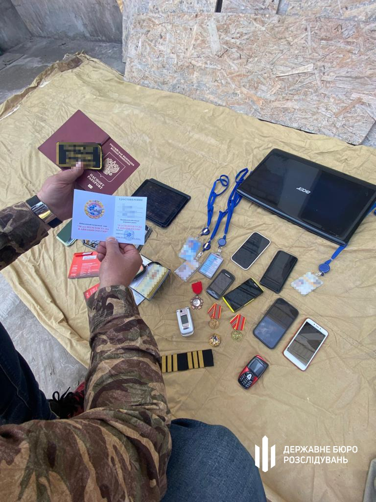 У Запоріжжі ДБР затримало російського льотчика-шпигуна (фото) - 10