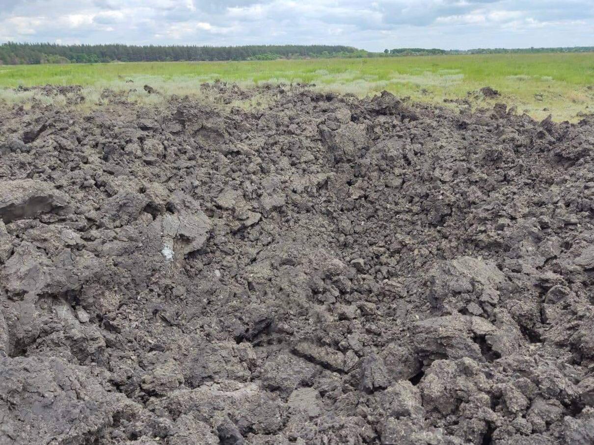 Окупанти ракетою «демілітаризували» поле на Дніпропетровщині