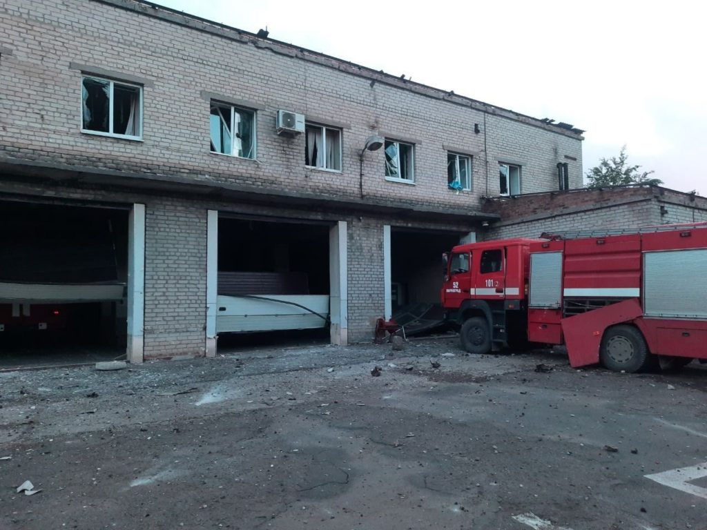Загарбники обстріляли пожежну частину на Донеччині - 2