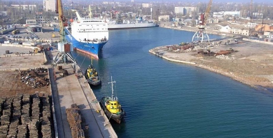 Окупанти обстріляли порт Скадовська, загинув місцевий