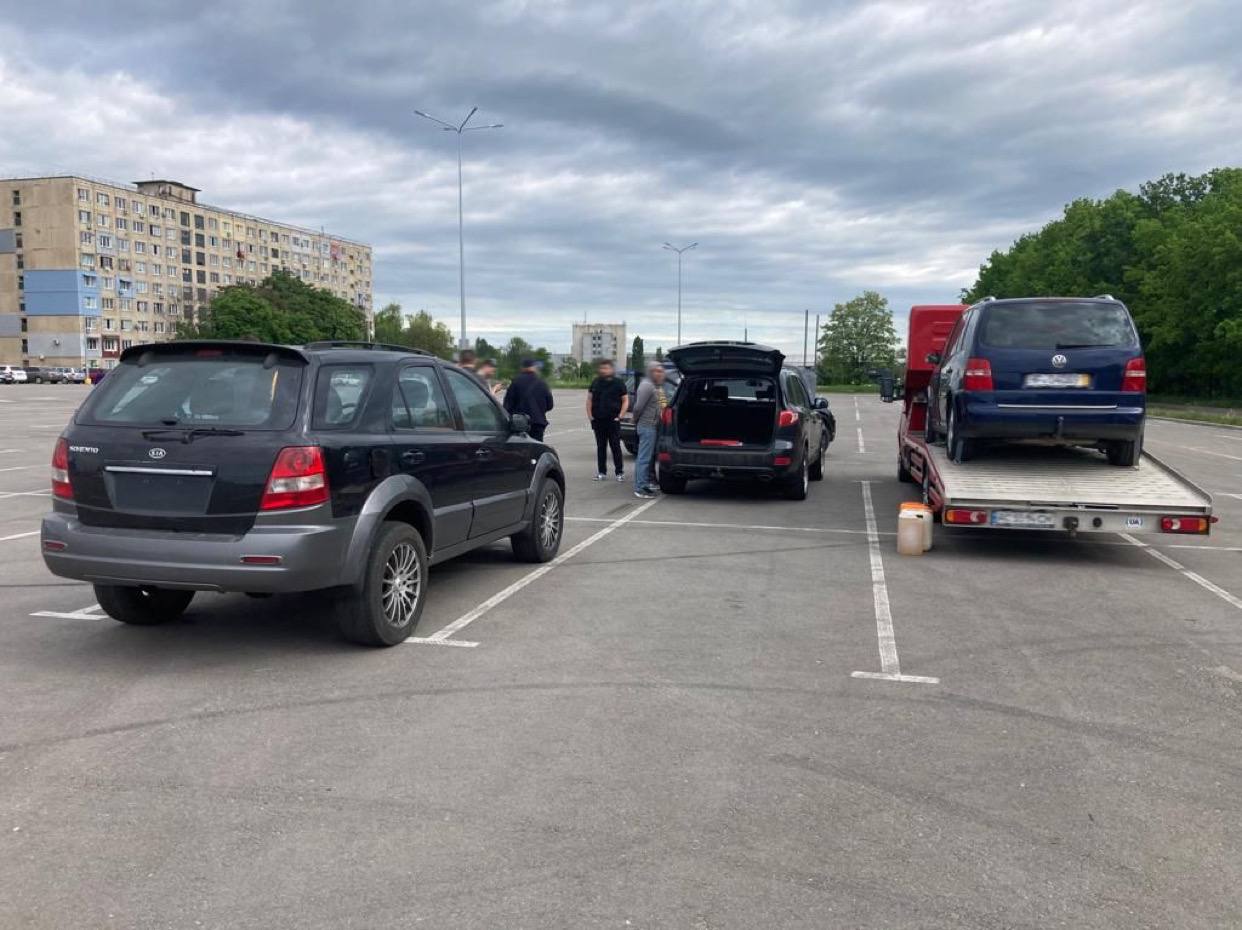У Кропивницькому волонтер продавав авто під виглядом гуманітарки